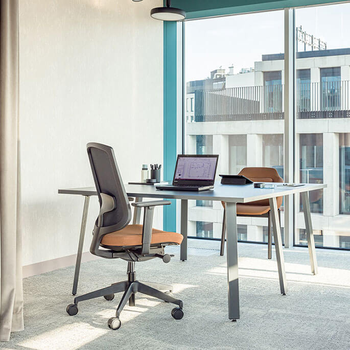 Bureau bench moderne avec pietement metal tiphaine